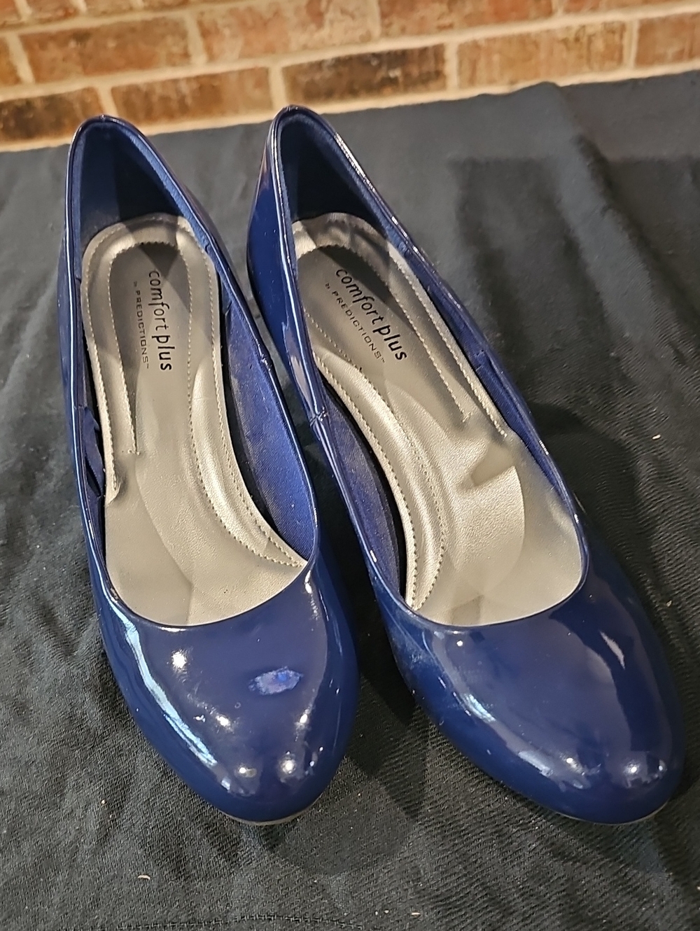 Comfort plus by Predictions Navy Blue Patent Round-Toe Pumps Size 8